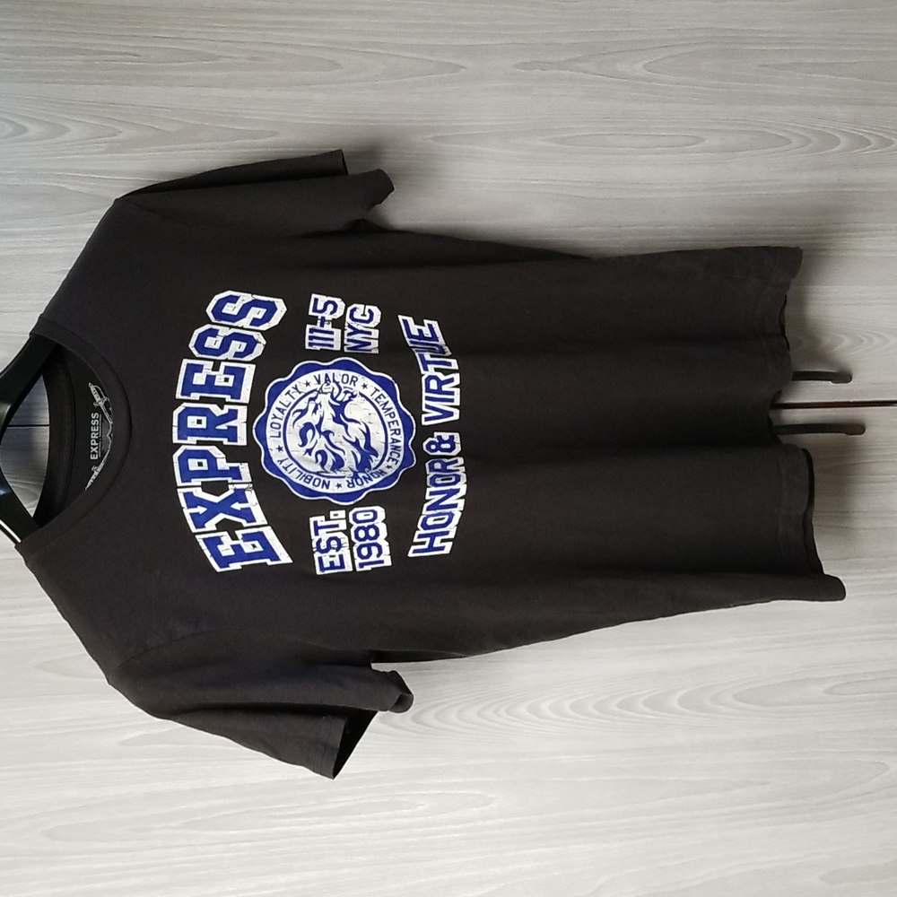 EUC Express Black T Shirt sz Small